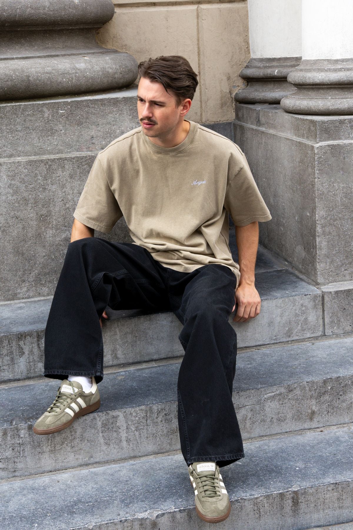 Axel Arigato X Tenue