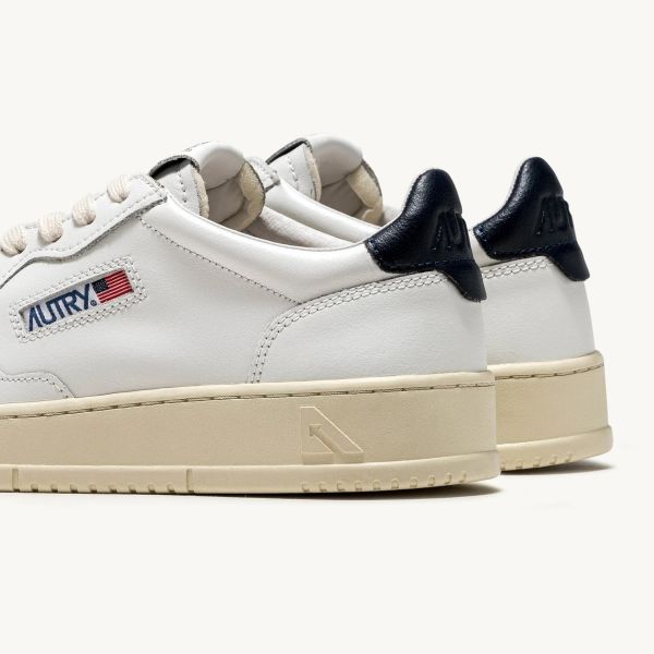 Autry Medalist Low Sneaker Wit/Navy