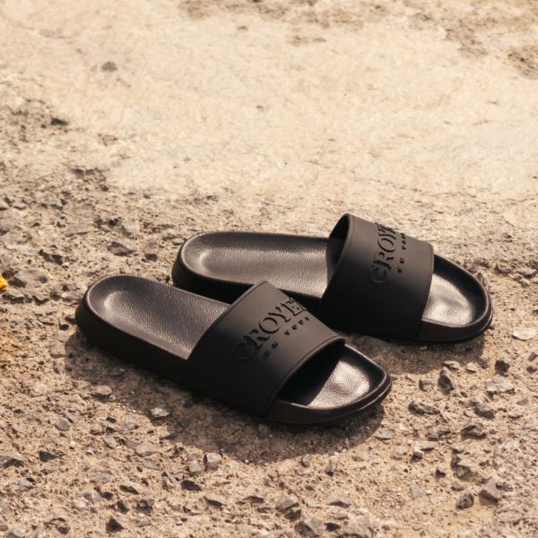 Croyez Abstract Slippers Zwart