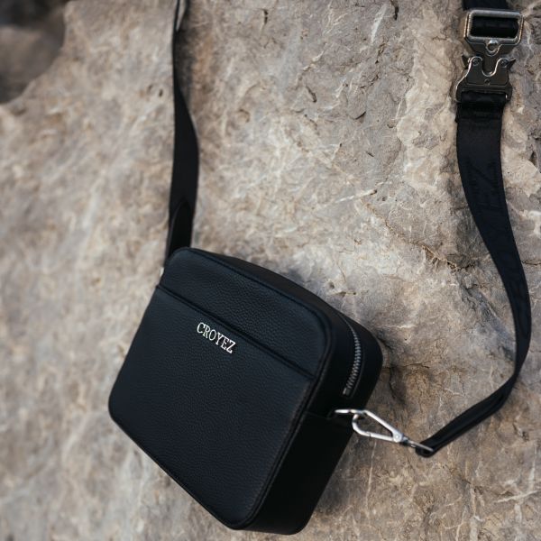 Croyez Apex Messenger Bag Zwart