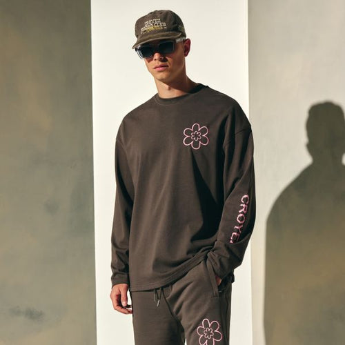 Croyez Contour De La Fleur Longsleeve T-shirt Bruin