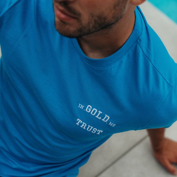 in gold we trust pusha t-shirt blauw