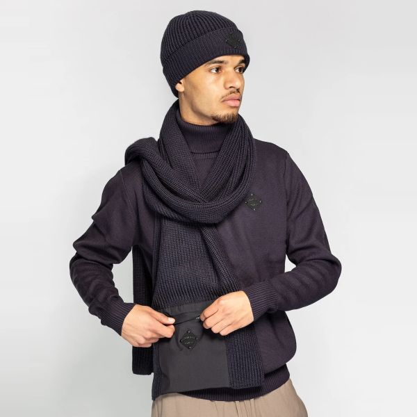 In Gold We Trust The Maturity Turtle Neck Sweater Navy