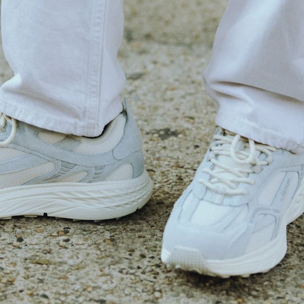 Mercer Amsterdam The Re-Run MAX Suede Sneaker Licht Blauw