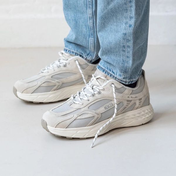 Mercer Amsterdam The Re-Run MAX Suede Sneaker Grijs Beige