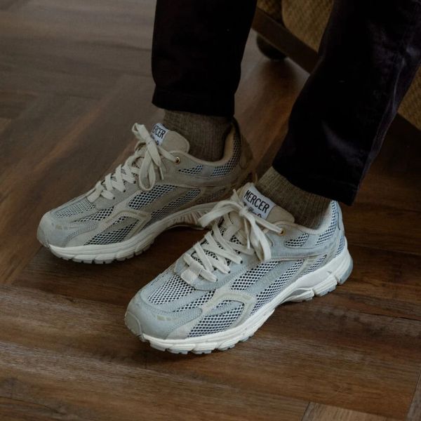 Mercer Amsterdam The Re-Run Nubuck Sneaker Licht Grijs