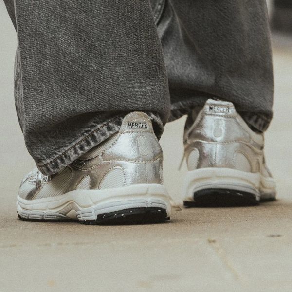 Mercer Amsterdam The Re-Run Pineapple 2.0 Sneaker Zilver/Wit