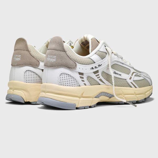 Mercer Amsterdam The Re-Run Vintage Sneaker Off White