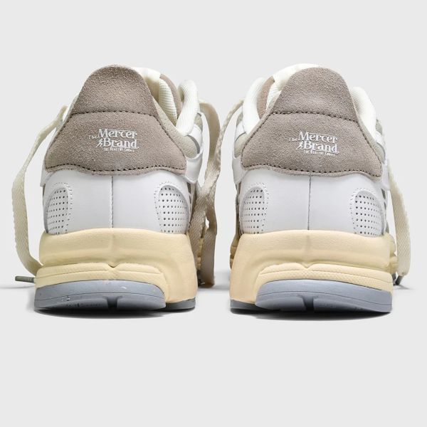 Mercer Amsterdam The Re-Run Vintage Sneaker Off White