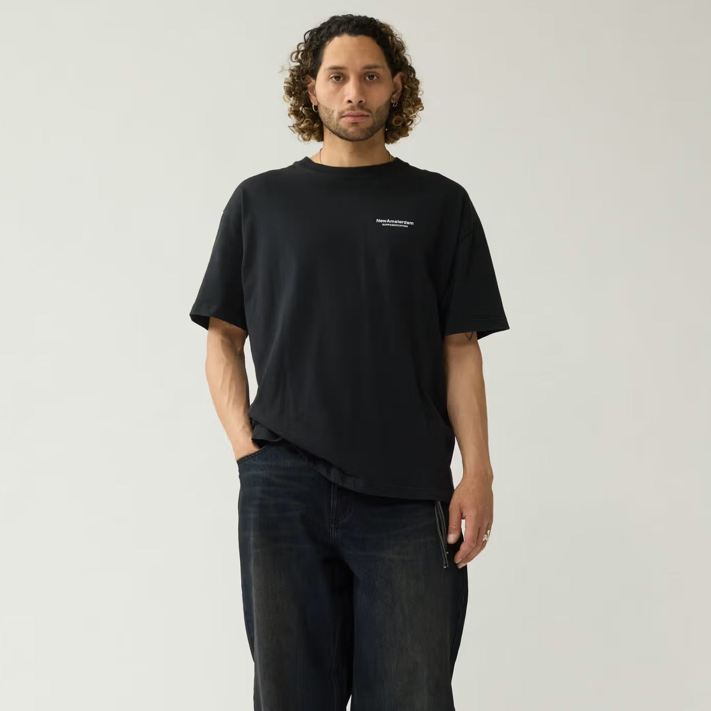 New Amsterdam Surf Association Knocked T-shirt Zwart