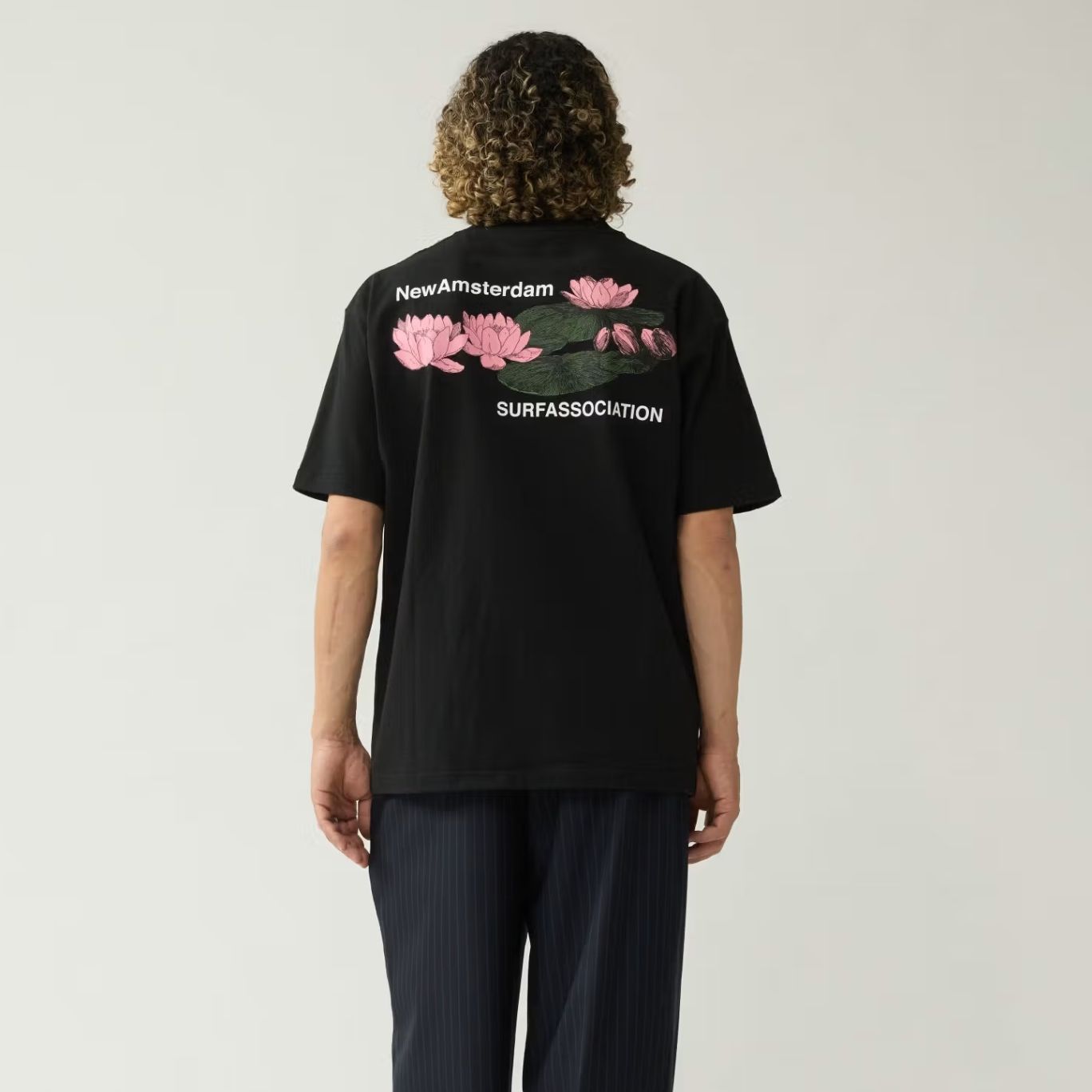 New Amsterdam Surf Association Lilies T-shirt Zwart