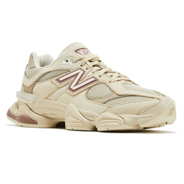 New Balance 9060 Sneaker Off White/Roze