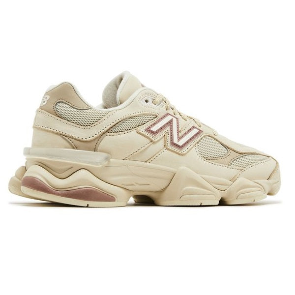 New Balance 9060 Sneaker Off White/Roze