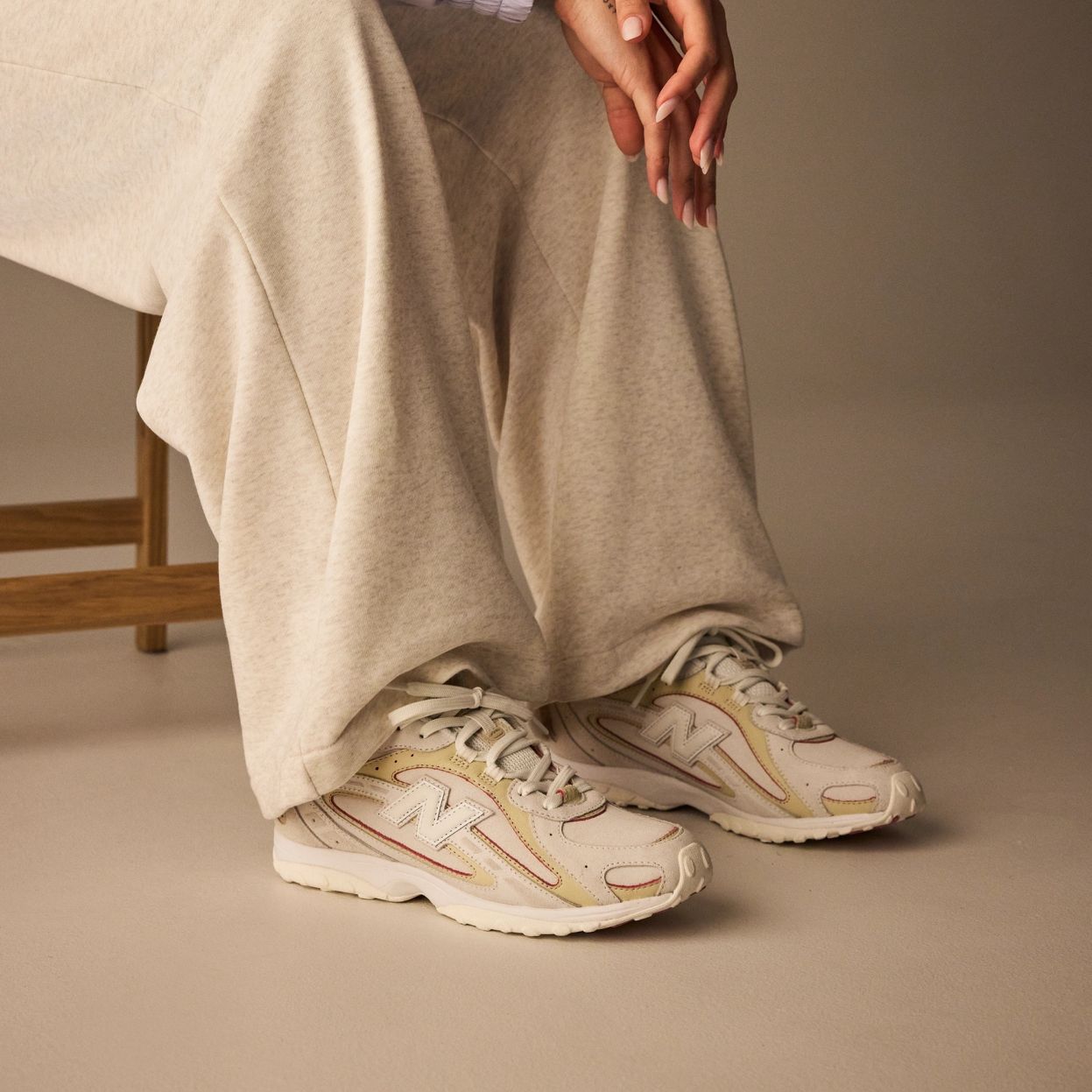 New Balance 204L Sneaker Off White