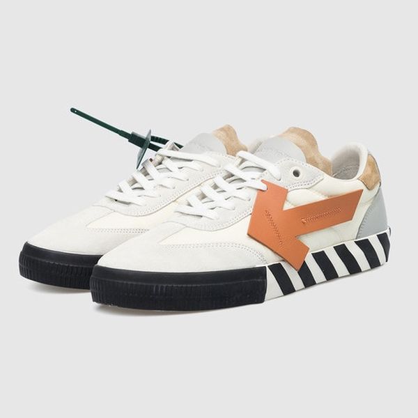 Off-White Floating Arrow Low Vulcanized Sneaker Wit