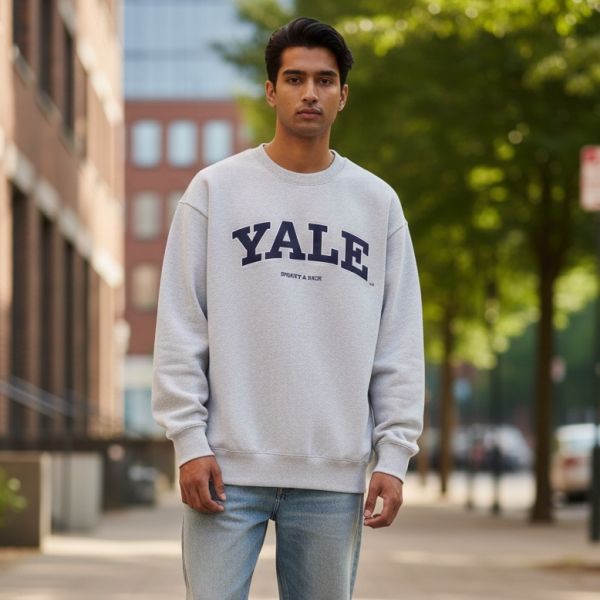 sporty & rich yale ivy sweater grijs 1