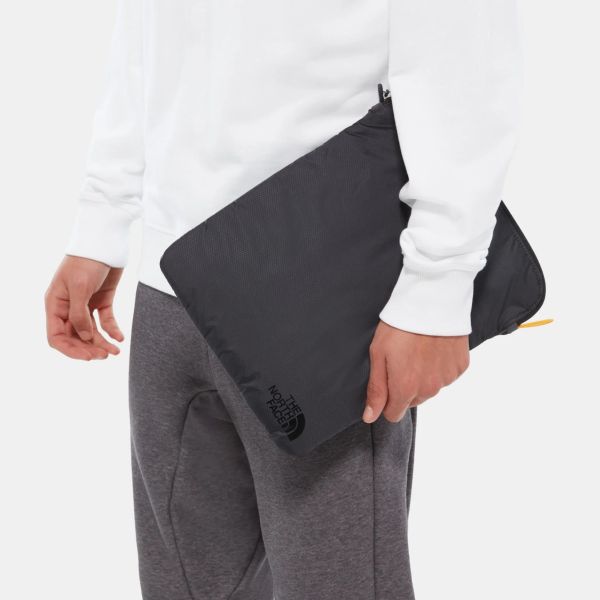 The North Face Flyweight Laptop Tas Antraciet