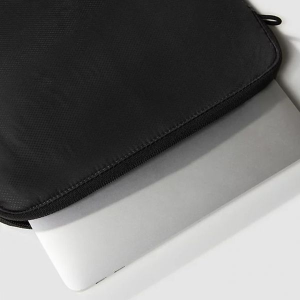 The North Face Flyweight Laptop Tas Antraciet