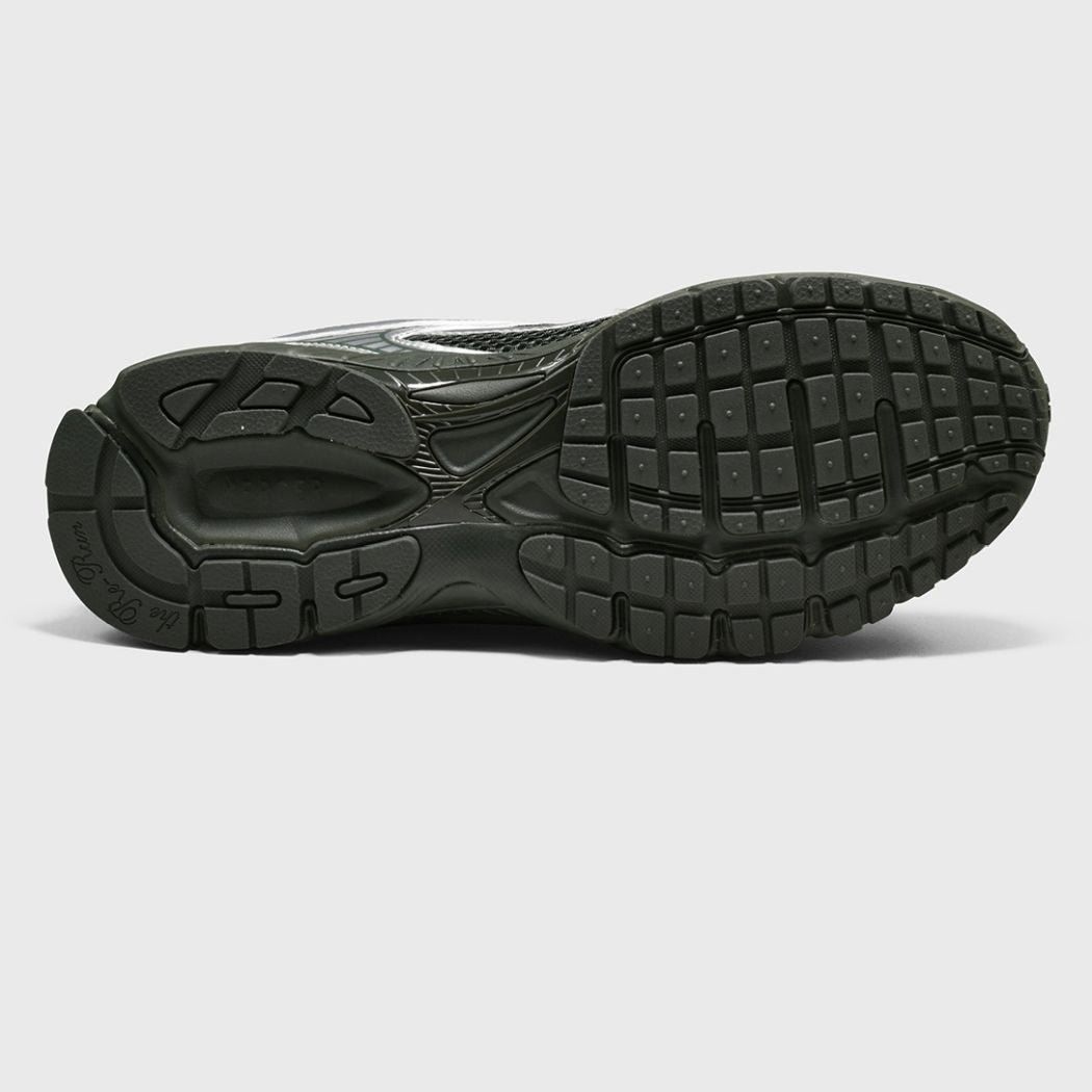 The Mercer Brand The Re-Run Scratched Sneaker Donker groen