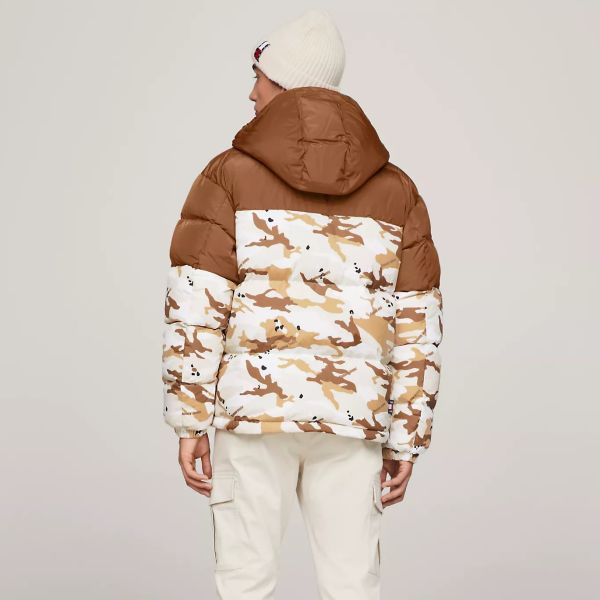 Tommy Jeans AOP Alaska Puffer Bruin