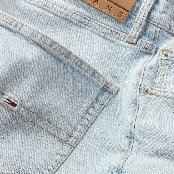 Tommy Jeans Dad Jeans Licht Blauw