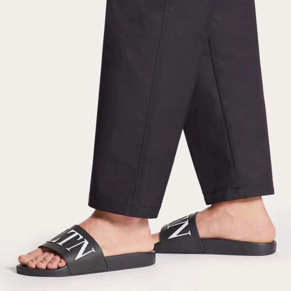 Valentino Garavani Slippers Zwart