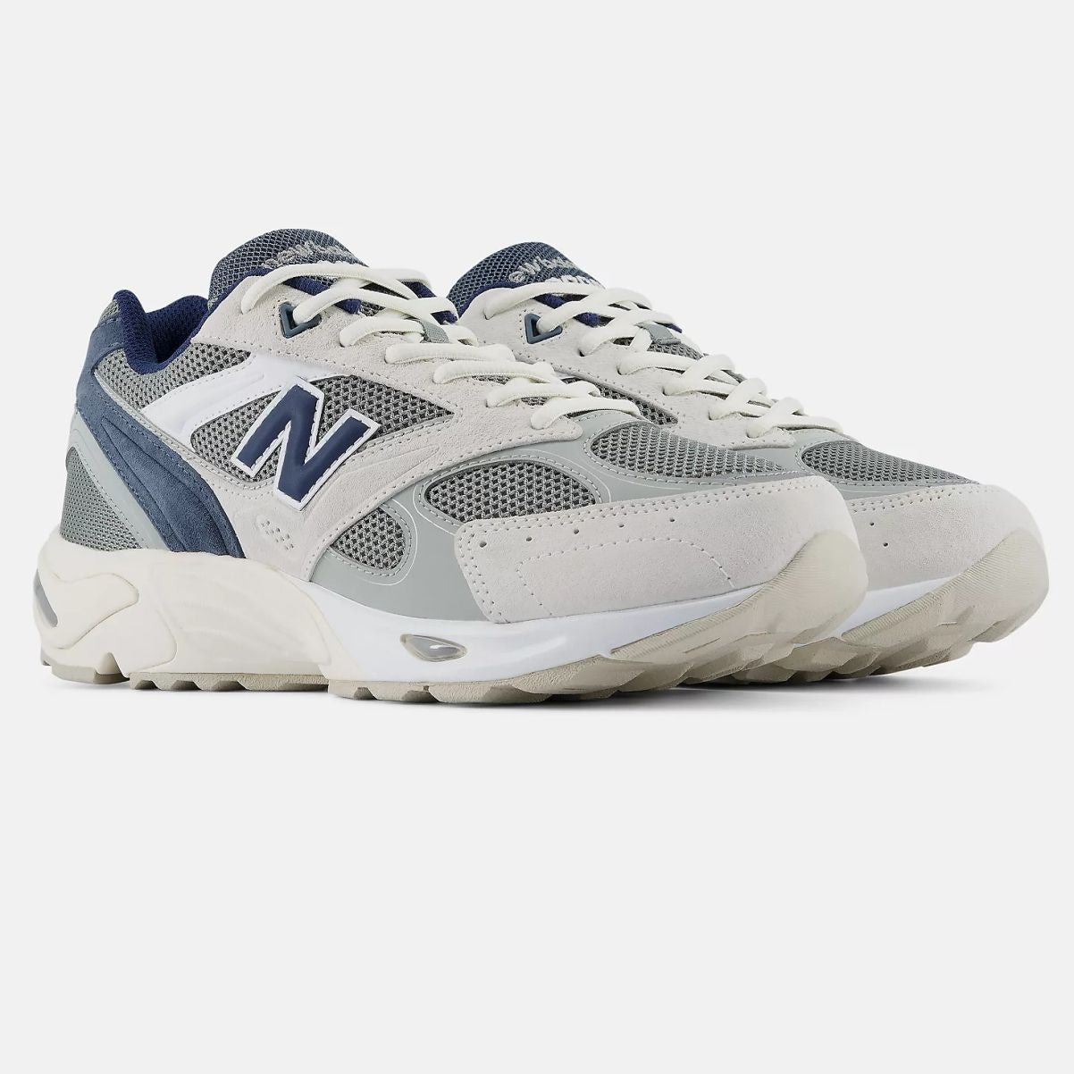 New Balance 880R Sneaker Off White/Navy