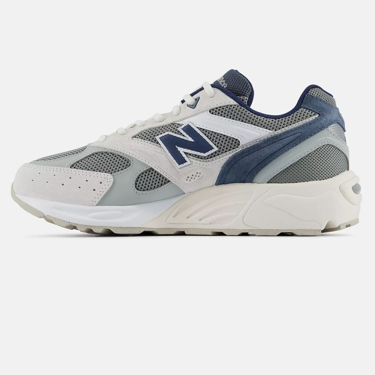 New Balance 880R Sneaker Off White/Navy